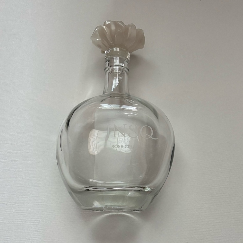 JNSQ ROSÉ CRU Bottle Decor